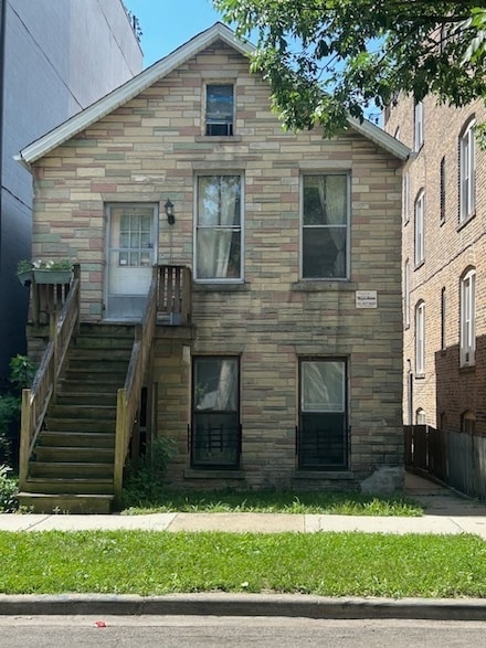 2431 W Thomas St, Chicago, IL 60622