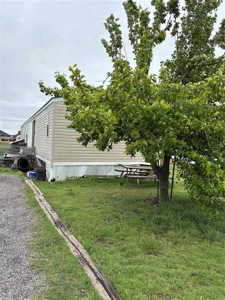 204 5th St, Elgin, OK 73538