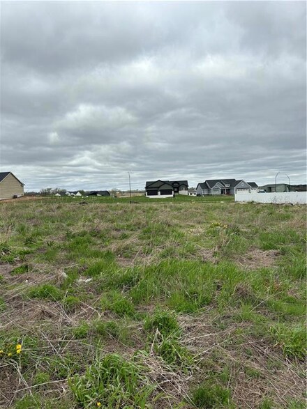 2601 Blooming Heights Dr, Norwalk, IA 50211