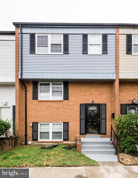 33 Sharrow Ct, Windsor Mill, MD 21244