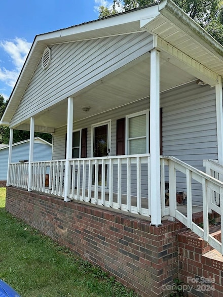 1017 College Blvd, Dallas, NC 28034