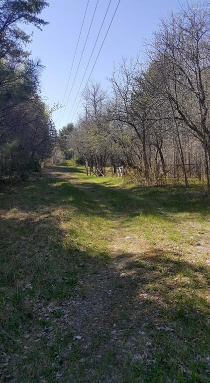 6 Peeks Hill Rd, Athens, ME 04912