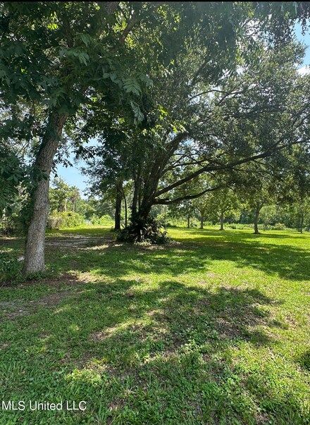 14209 Big Ridge Rd, Biloxi, MS 39532
