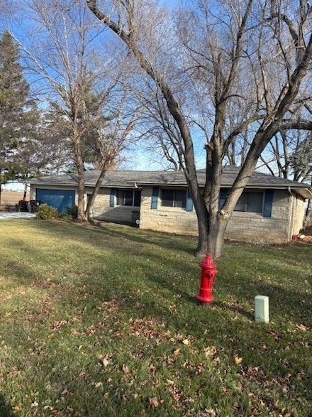 102 Gilmore Ave, Le Roy, IL 61752