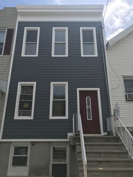270 Webster Ave, Jersey City, NJ 07307