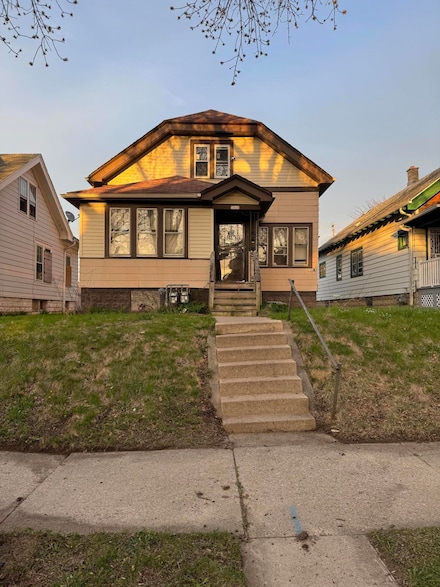 3860 N 24th Place, Milwaukee, WI 53206