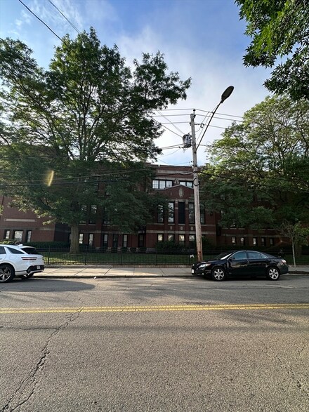 60 Gibson St Unit 204, Dorchester, MA 02122