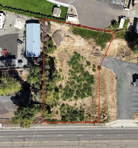 311 S Pacific Hwy, Talent, OR 97540