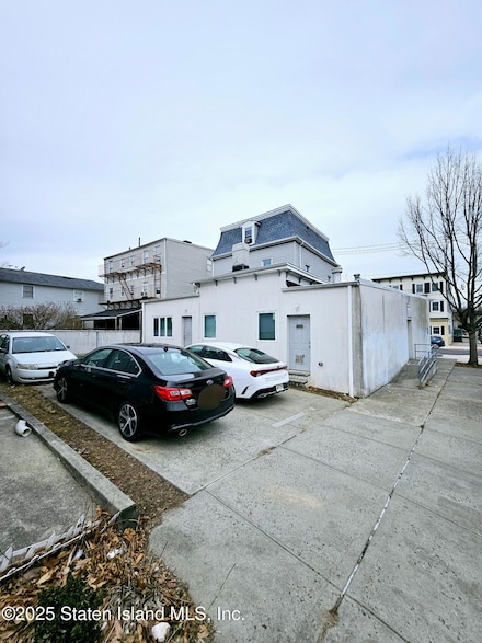 70-72 Grove Ave, Staten Island, NY 10302