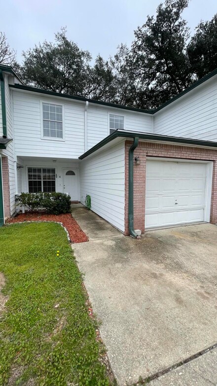 1810 Hurlburt Rd Unit 4, Fort Walton Beach, FL 32547