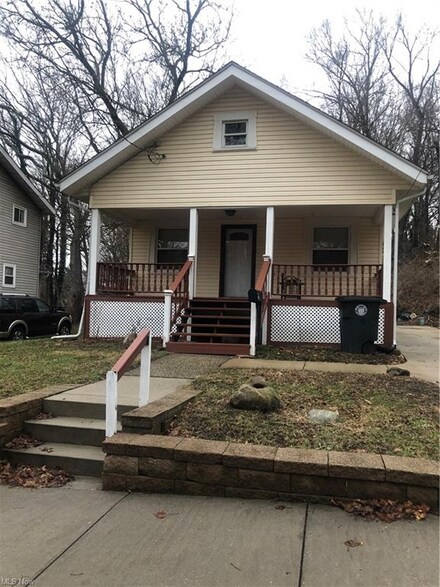 225 Uhler Ave, Akron, OH 44310