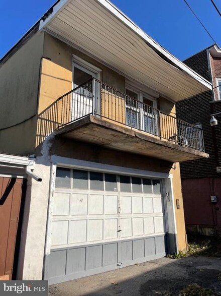 535 W Arlington St, Shenandoah, PA 17976