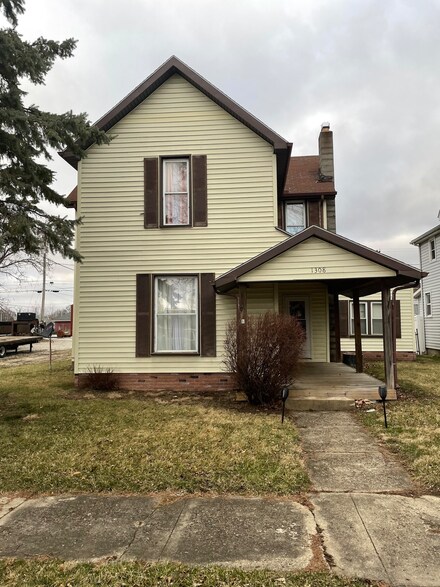 1308 W 3rd St, Marion, IN 46952