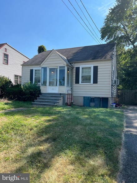 54 Sartori Ave, Mount Ephraim, NJ 08059