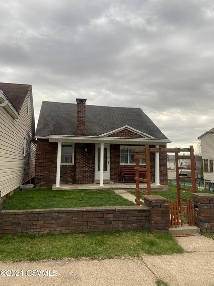 1041 Pine St, Kulpmont, PA 17834