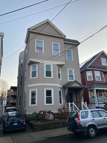 77 Harbor View St, Dorchester, MA 02125