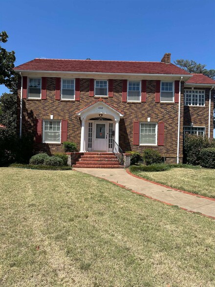 1002 W Wabash Ave, Enid, OK 73703