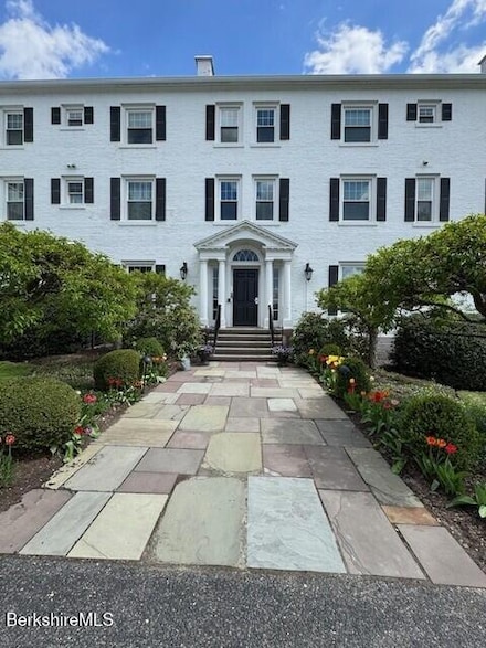 33 Maplewood Ave Unit 103, Pittsfield, MA 01201