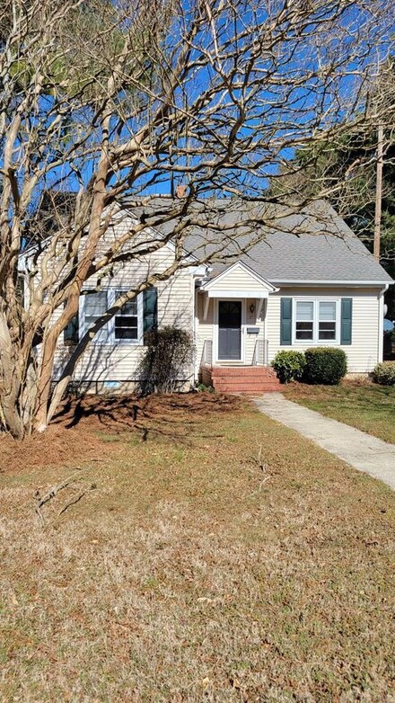 37 Kerr St, Onancock, VA 23417