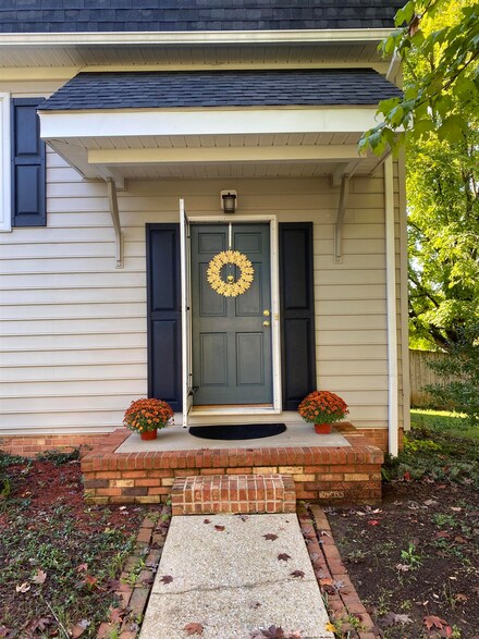 1039 Meadowlark Dr, Harrisonburg, VA 22802