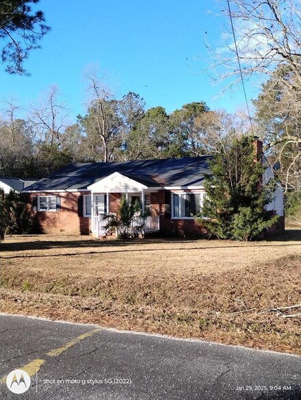 127 Shady Grove Rd, Moultrie, GA 31768