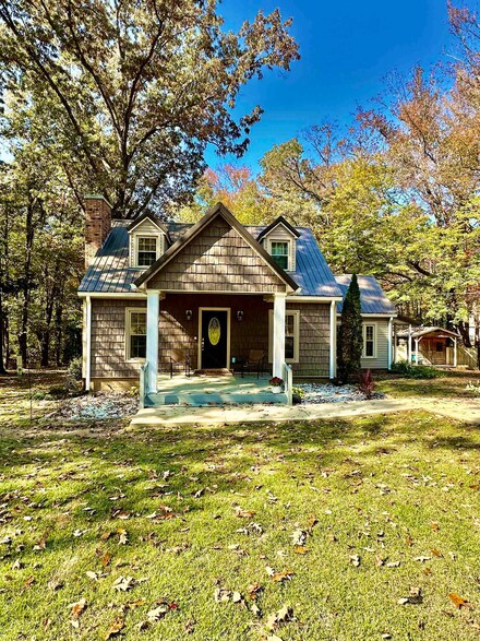 150 N Oakwood Dr, Selmer, TN 38375