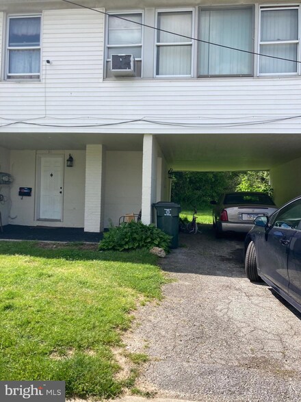 31 Foundry St, Coatesville, PA 19320