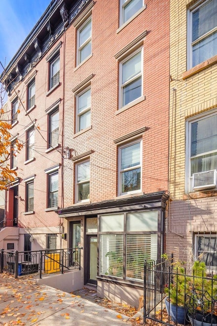 121 Coles St Unit 1, Jersey City, NJ 07302