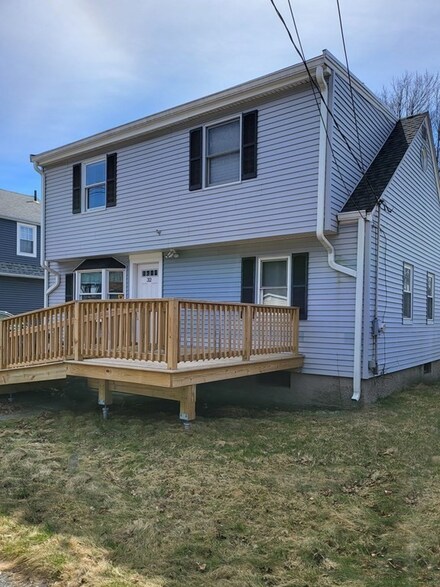 32 Bartholomew St, Peabody, MA 01960