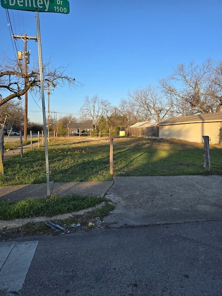 1547 S Denley Dr, Dallas, TX 75216