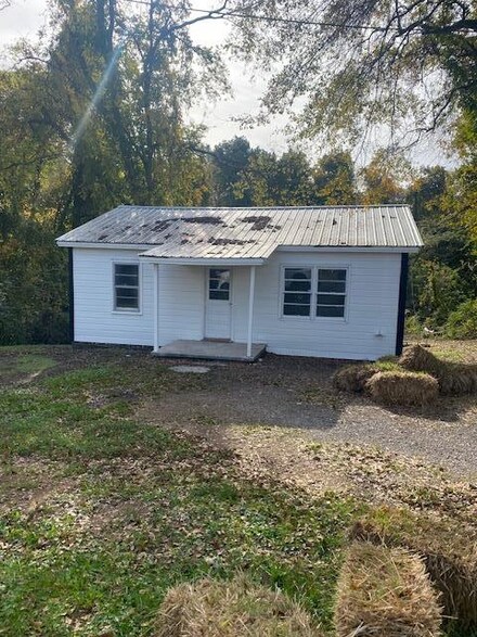701 Arbella St, Dalton, GA 30720