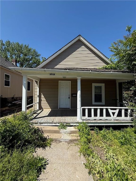 3318 E 24th St, Kansas City, MO 64127