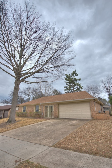 2004 Memphis Dr, Bedford, TX 76022