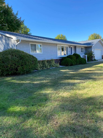 610 13th St S, Wisconsin Rapids, WI 54494