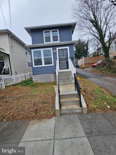 909 45th Place NE, Washington, DC 20019