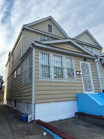 42-52 78th St, Elmhurst, NY 11373