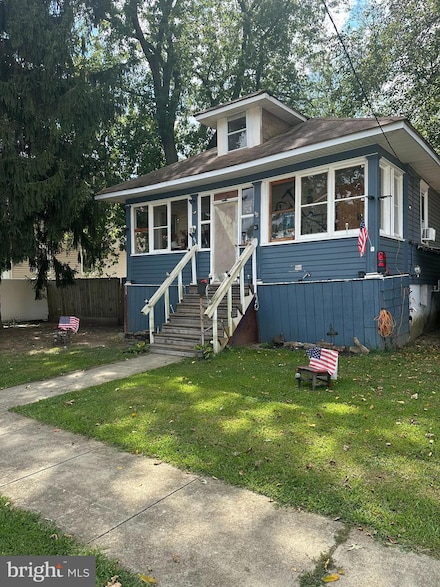 44 S Pine Ave, Maple Shade, NJ 08052