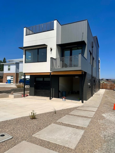 312 E Rapp Rd, Talent, OR 97540