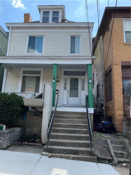 225 Chester Ave, Pittsburgh, PA 15214
