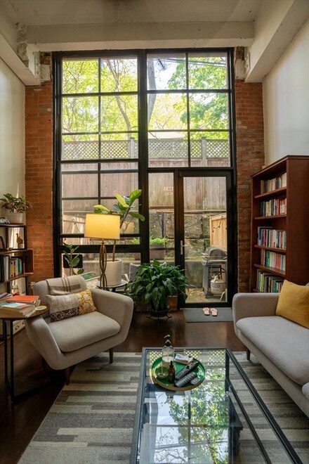 1 Aberdeen Way Unit 118, Cambridge, MA 02138