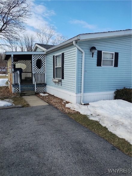 1400 Elderberry Place, Niagara Falls, NY 14304