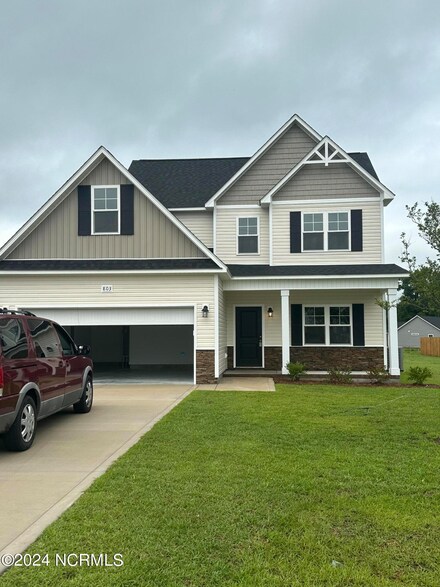 803 Cam Rose Ct, Richlands, NC 28574