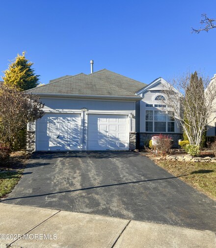 6 Isabella Dr, Manchester, NJ 08759