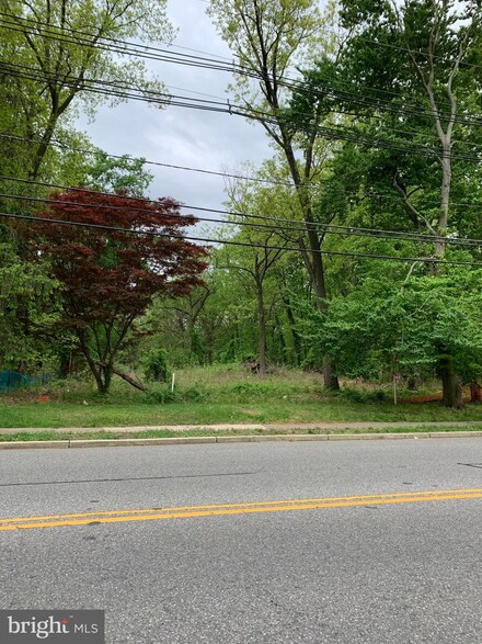 1935 Greentree Rd, Cherry Hill, NJ 08003