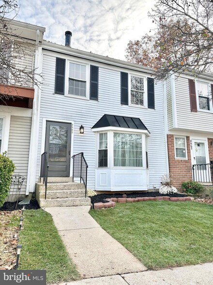 8465 Snowden Oaks Place, Laurel, MD 20708