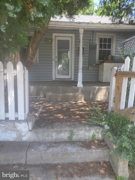 230 South St SE, Leesburg, VA 20175