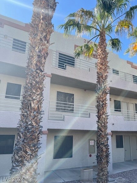 2064 Mesquite Ln Unit 102, Laughlin, NV 89029
