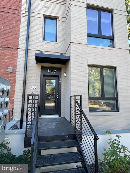 1307 K St SE Unit 101, Washington, DC 20003