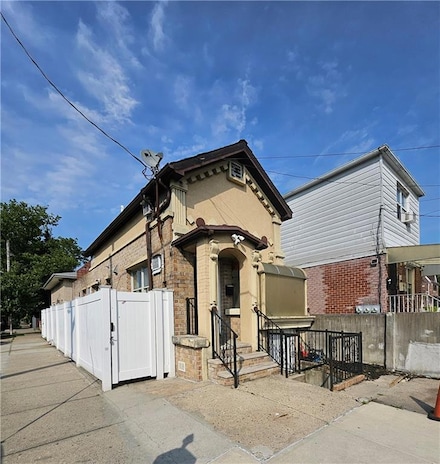 257 Bay 40th St, Brooklyn, NY 11214