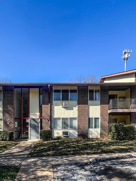 7723 Hazelcrest Dr Unit H, Hazelwood, MO 63042